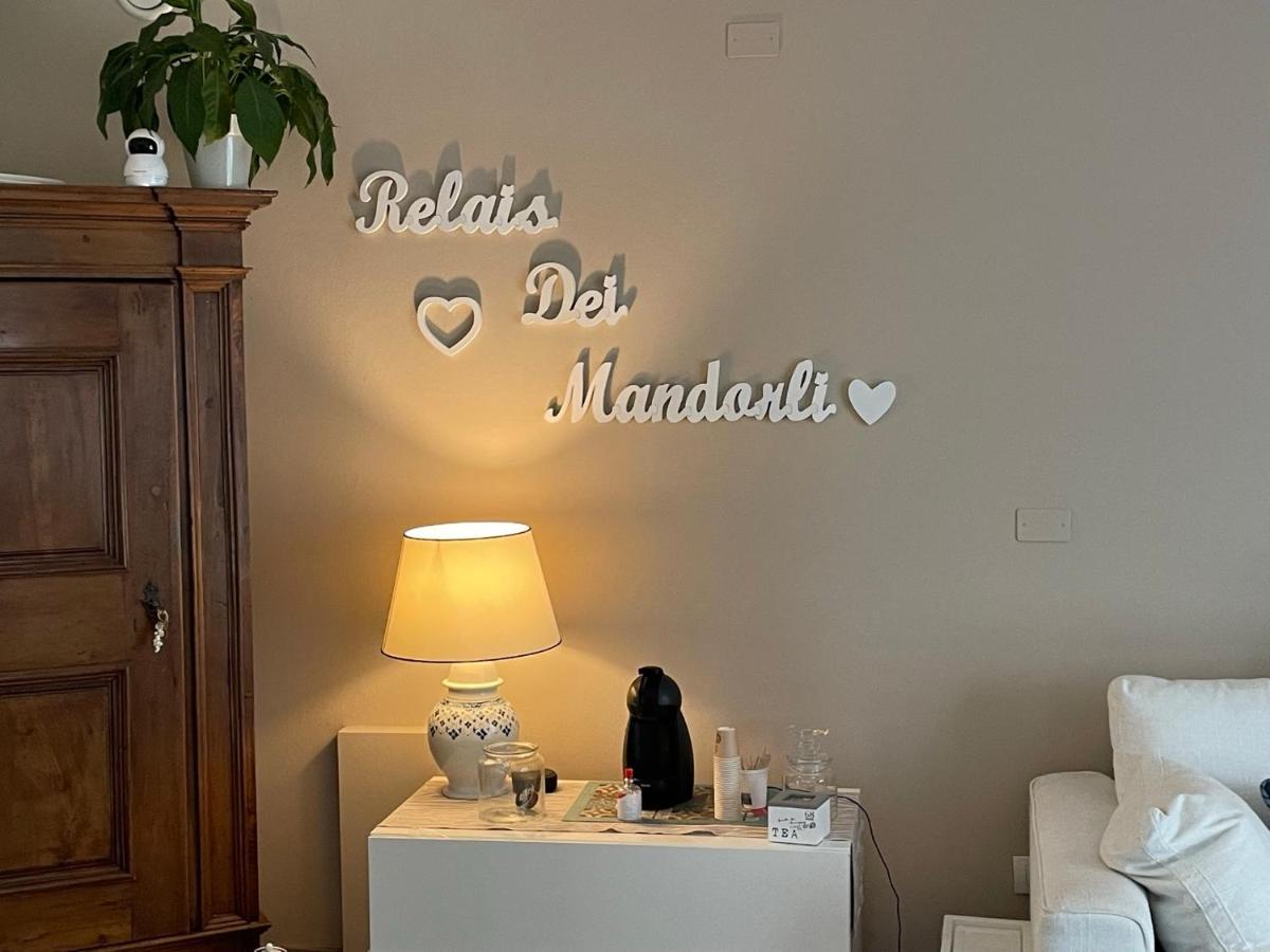 Relais Dei Mandorli Hotel Bergamo Bagian luar foto