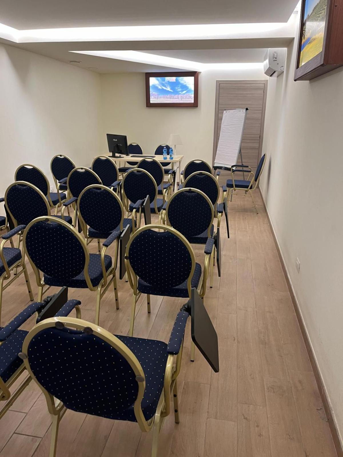 Relais Dei Mandorli Hotel Bergamo Bagian luar foto