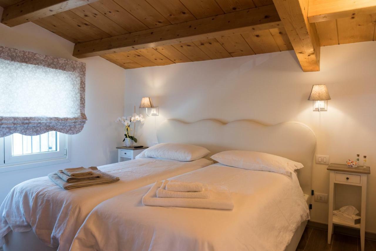 Relais Dei Mandorli Hotel Bergamo Bagian luar foto